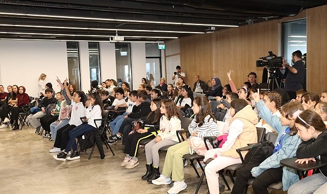 Uluslararası 15. Kocaeli Kitap Fuarı’nda Çocuklara Şarkılı Söyleşi ve Kitap Tanıtımı