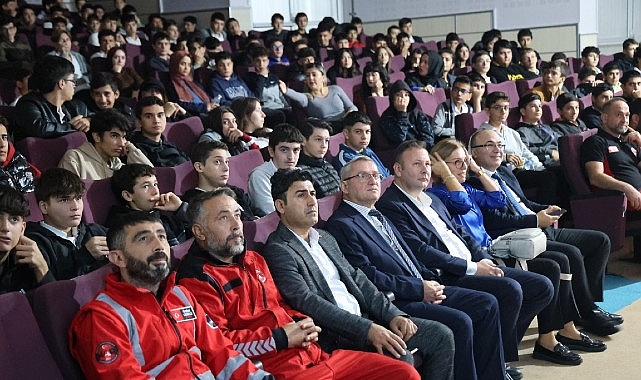 Uluslararası Afet Risklerinin Azaltılması Günü | Necip Fazıl Kısakürek Kültür Merkezi’nde Öğrenci Söyleşisi