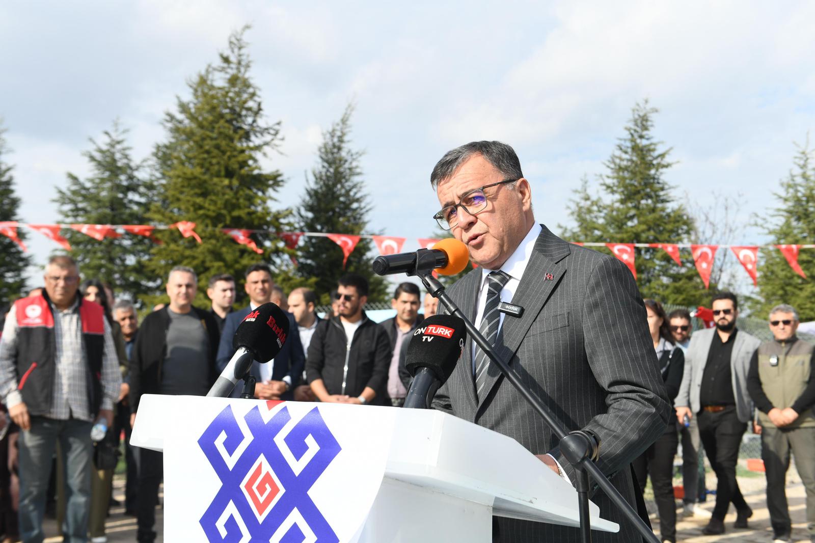 ALTIEYLÜL BELEDİYESİ HAYVAN BAKIMEVİ TÖRENLE AÇILDI