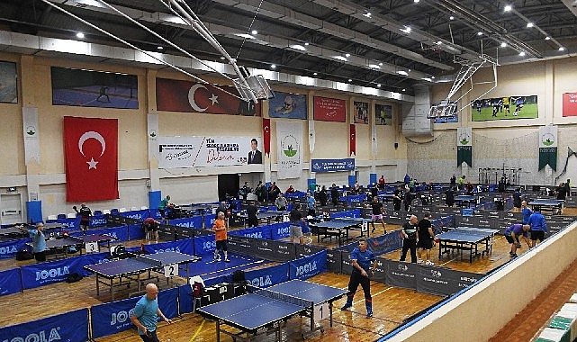 12. Ulusal Bursa Veteran Masa Tenisi Turnuvası Başladı: Dostluk ve Rekabet 3 Gün Boyunca Bir Arada