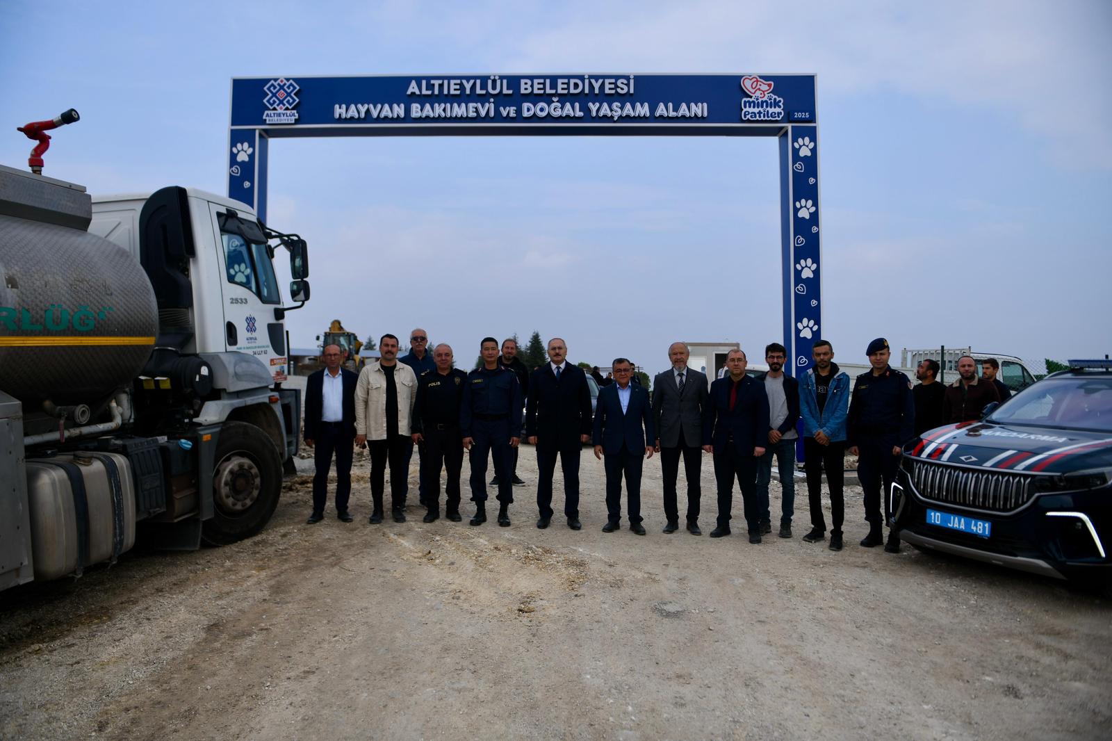 ALTIEYLÜL’DEN CAN DOSTLARA SICAK YUVA