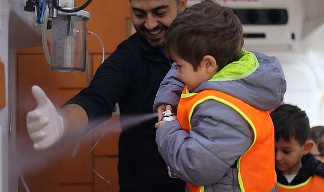 Afet Bilinci ve Sağlık Eğitimine Yönelik Ambulans Ziyareti: Miniklerle Erken Farkındalık