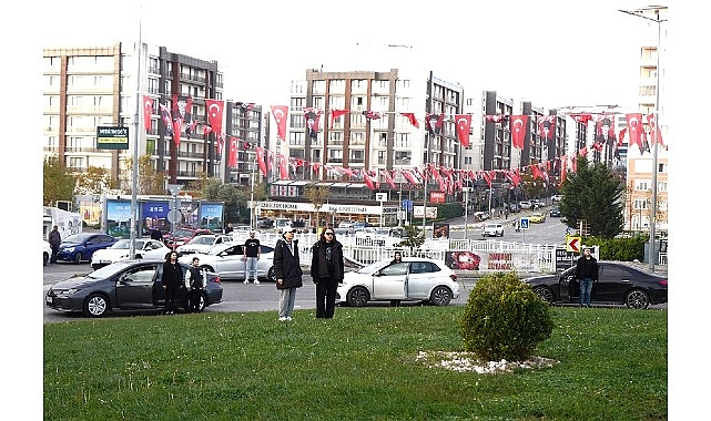 Atatürk’ü Anma Gününde Beylikdüzü’nde Anlamlı Anlar ve Geleneksel Lokma Dağıtımı