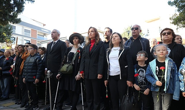 Ata’ya Saygı Zinciri ve Zübeyde Hanım Anıtı’ndaki Anma Törenleri – Karşıyaka’da Anlamlı Gün