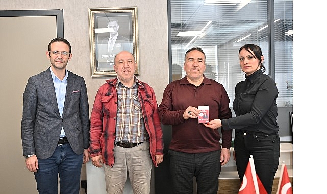 Ben Buradayım: Alzheimer Hastasının Takip Bilekliğiyle Güvenliğe Adım Atan Manisa