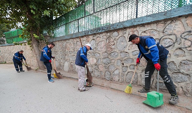 Buca’da Temizlik Seferberliği: Mahalleler Adım Adım Yeniden Doğuyor