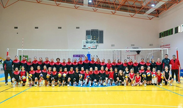 Burhaniye Belediyespor Voleybol Altyapısı ve Bu Sezonun Başarıları