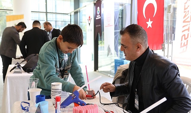 Bursa Bilim Şenliği: İnegöl’de Gençlere Bilim ve Teknolojiyle Yol Gösterimi