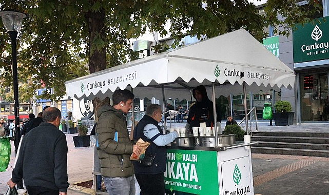 Çankaya Belediyesi’nin Sabah Sıcaklığı: Başkentlilere Çorba Desteği