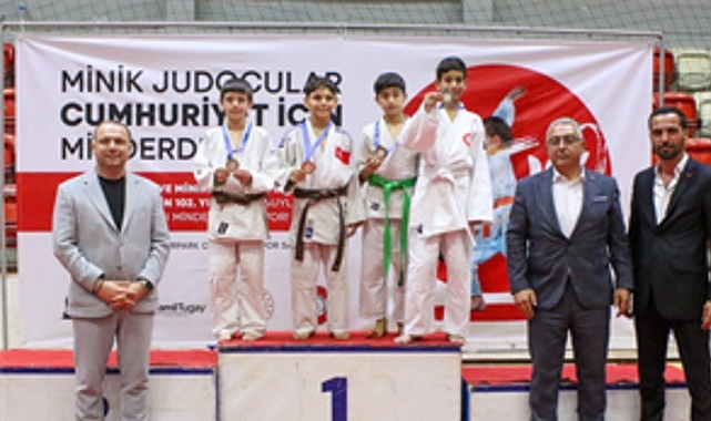 Cumhuriyet Bayramı İçin Düzenlenen Güreş ve Judo Turnuvalarında Minik Yıldızlar Sahada