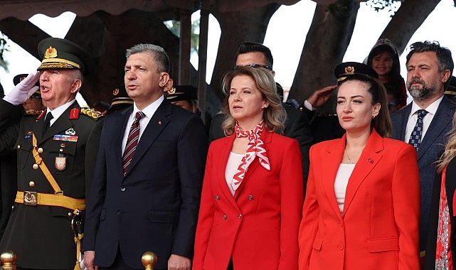 Cumhuriyet Bayramı Kutlamalarında Başkan Vekili Özdemir’in Geçit Töreni ve Tebrikler