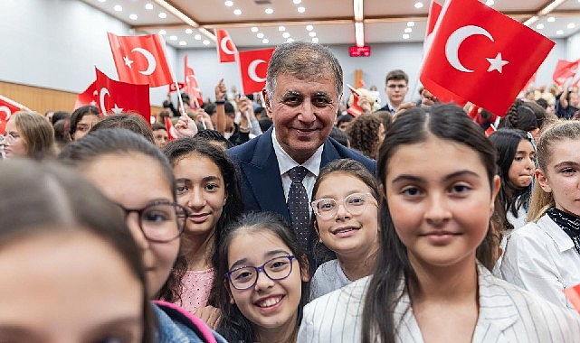 Cumhuriyet Bayramı Özel Oturumunda Gençlik ve Çocukların Buluşması: İzmir’de Umut Dolu Bir Gün