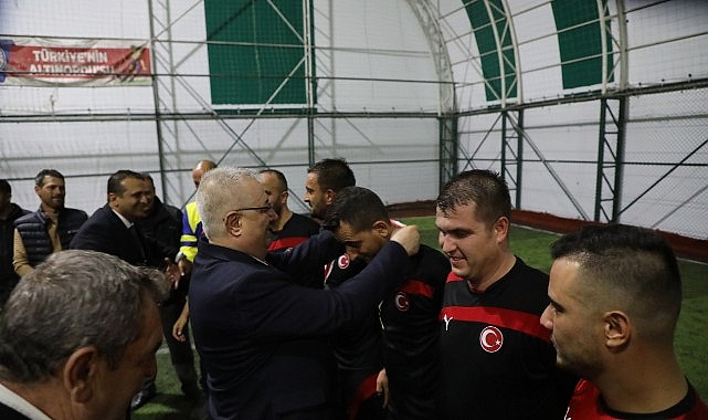 Edremit’te Geleneksel Cumhuriyet Kupası Halı Saha Futsal Turnuvası Tamamlandı: Şampiyon 9 Eylül FK