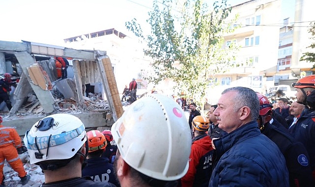 Gebze Mevlana Mahallesi Bina Çökmesi: Tahir Büyükakın Arama Kurtarma Koordinasyonunu İnceliyor