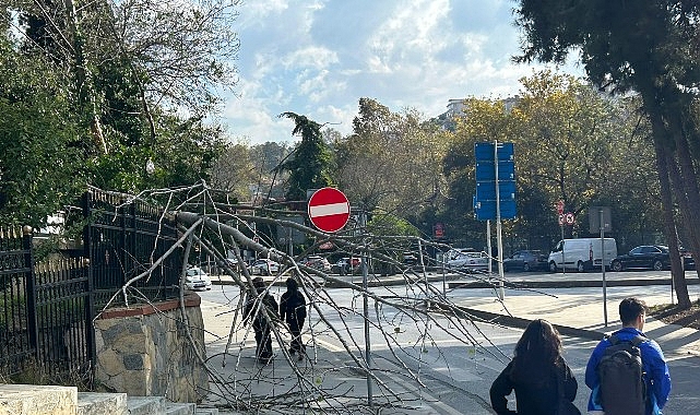 İBB Teyakkuz Halinde: Kuvvetli Fırtına ve Sağanak Yağışlarına Hızlı Müdahale