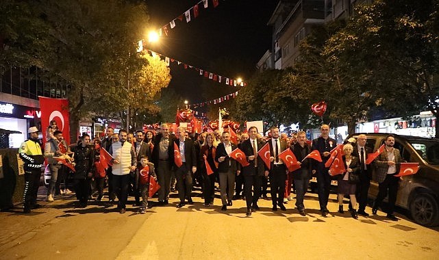 İnegöl’de 29 Ekim Cumhuriyet Bayramı Kutlamaları: Cumhuriyet Yürüyüşü ve Halk Dansları Gösterisi
