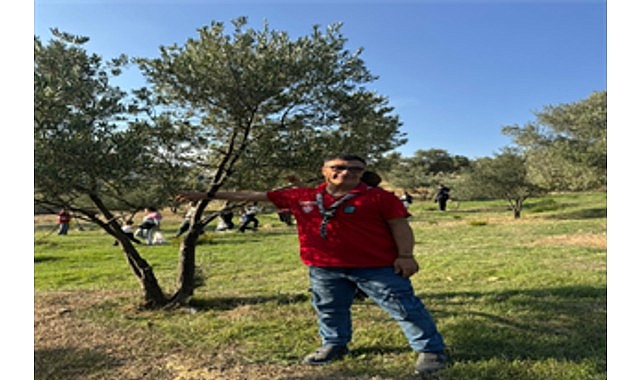 İzmir’de Engelli Bireyler ve Yakınları İçin Zeytin Hasadı ve Zeytin Kurma Etkinliği