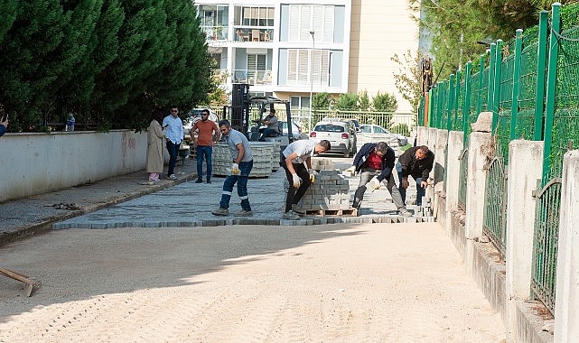 Karşıyaka Belediyesi Ara Tatilinde Okul Çevrelerinde Bakım ve Yenileme Atılımlarını Hızlandırdı