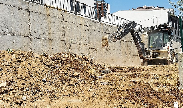 Karşıyaka’da Ekim Ayı Yol Bakımında Üreten Belediyecilik ve Kaynak Verimliliği