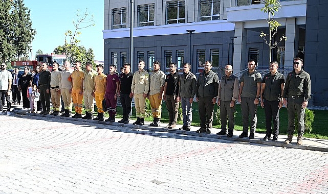 Kemer Adalet Sarayı Bahçesinde 11 Kasım Milli Ağaçlandırma Günü İçin Fidan Dikimi