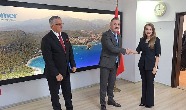 Kemer’de Cumhuriyet Bayramı İçin Coşkulu Kutlama Programı ve Akşam Fener Alayı