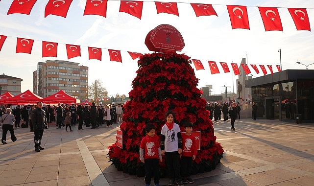 Kocaeli’de Atatürk Anısına 1087 Çiçeklik Anlamlı Düzenleme