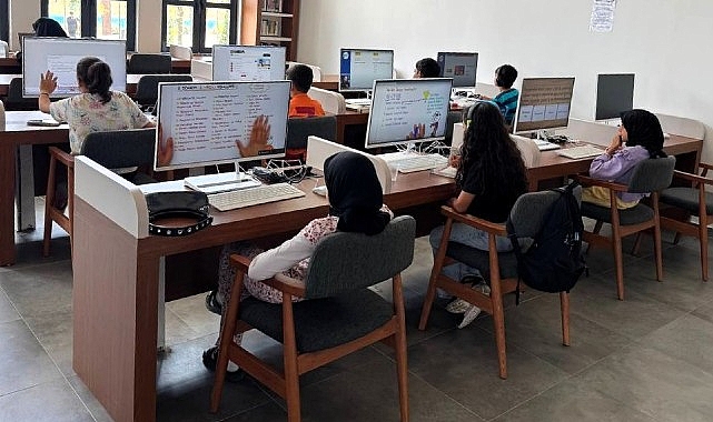 Kütüphanelerde Ara Tatil: Ücretsiz Hizmetlerle Verimli Öğrenme Alanı