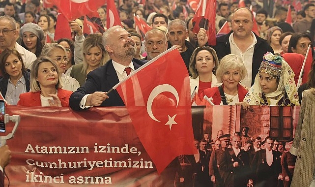 Menemen’de Cumhuriyet Coşkusu: 102. Yıl Anısına Yürüyüş ve Etkinlikler