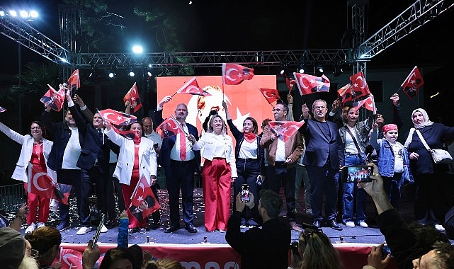 Menemen’de Cumhuriyet Coşkusu: Yürüyüş ve Anılarla Dolu 102. Yıl Kutlaması