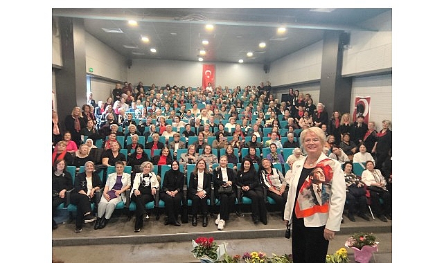 Nilüfer Kadın Korosuyla Anma: 10 Kasımda Atatürk’ün Sevdiği Şarkılar Salonları Doldurdu