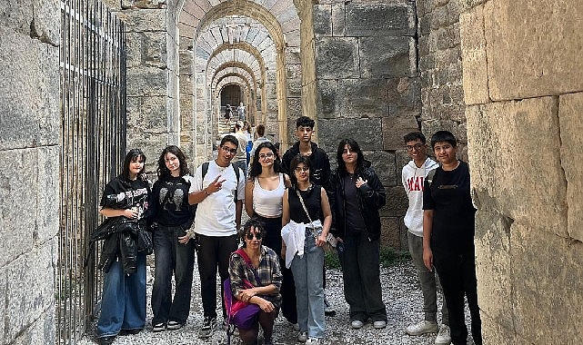 Pergamon Antik Kenti Gezisiyle İngilizce Konuşma Yeteneğini Geliştiren Çiğli Dil Destek Merkezi
