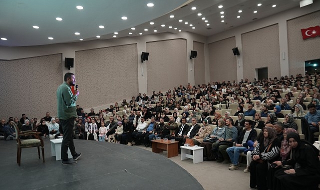 Şehir Konferansları Konyalılarla Buluşmaya Devam Ediyor: İlçelerde İlk Programlar Yapıldı
