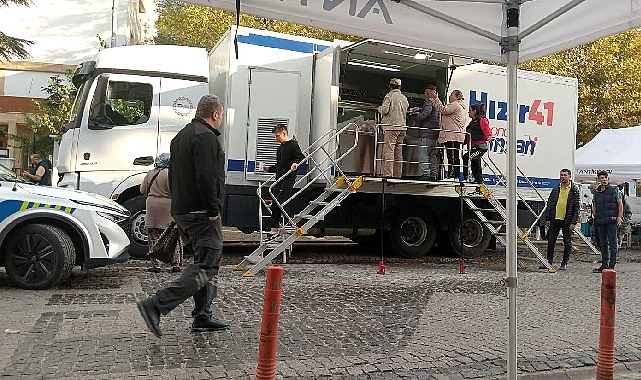 Sındırgı Depreminde Kocaeli Büyükşehir’den Hızır 41 ile Sıcak Yemek Desteği