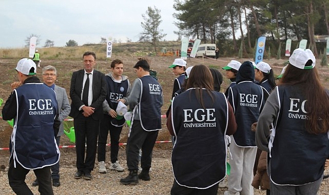 Yeşil Vatan Seferberliği kapsamında İzmir’de fidanlar toprakla buluştu