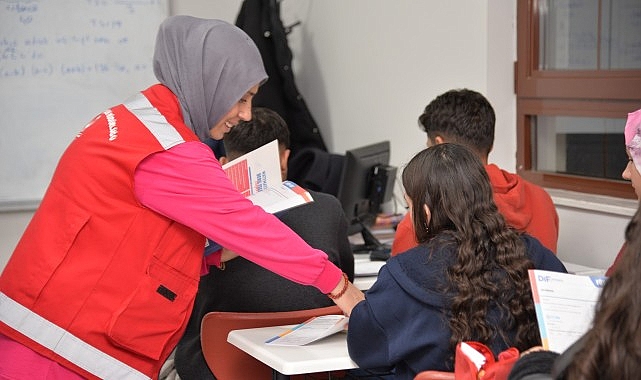 YKS Hazırlığında Gençlere Kitap Desteğiyle Destek: Kahramankazan’da Eğitim Seferberliği