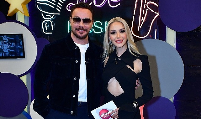 50Fifty: Yeni Bölümde Sinan Akçıl ve Zeynep Bozkaya’nın Özel Anlarıyla Magazin Dünyası Şenleniyor