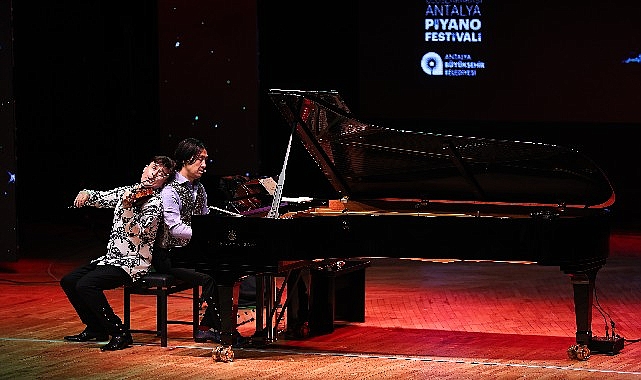 Antalya Piyano Festivali 25. Yılında Unutulmaz Bir Final ve Igudesman & Joo’nun Son Performansı