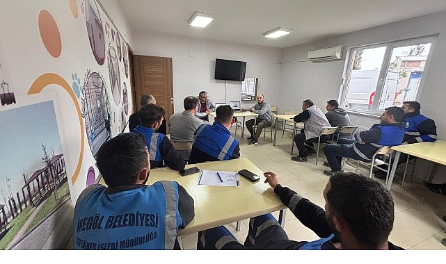 Arıların Güvenli Müdahalesi ve İlk Yardım Uygulamaları: Kurum İçi Eğitim Programı