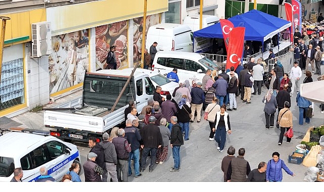 Ata Tohumları Projesi Söke’de Vatandaşlarla Kucaklaştı: Yerli Tohumlar Ücretsiz Fide Dağıtımında