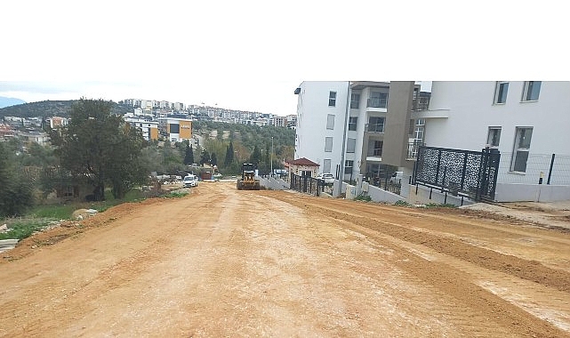 Aydın’da Yol Yapımında Büyükşehir Hamlesi: Tüm İlçelerde Eş Zamanlı Çalışmalar Sürecek