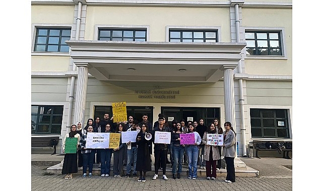 Birlikte Ses Veriyoruz: Öğrenci Topluluklarıyla Dünya Çocuk Günü’nde Basın Açıklaması