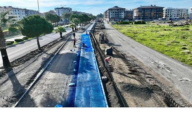 Burhaniye’de Enver Güreli Caddesi’ne Yaya ve Bisiklet Yolu Projesi Devam Ediyor