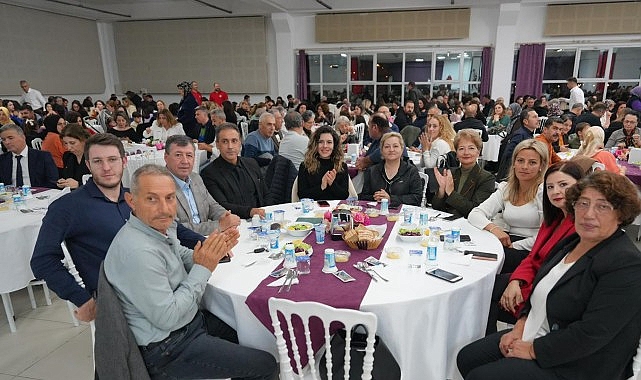 Burhaniye’de Öğretmenler Günü İçin Özel Yemek Daveti ve Anlamlı Kutlama