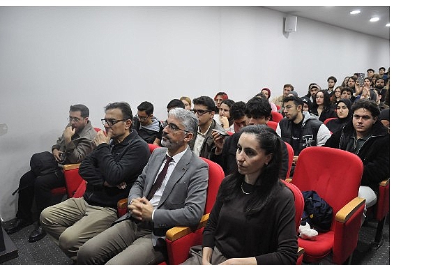 Coşkun Aral ile Saha İnsaniyeti ve Muhabirlik Etiği: İzmir’de Gençlerle Buluşma
