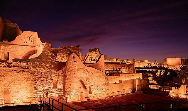 Diriyah Sezonu: Tarihî Şehrin Canlı Kültürel Atmosferi ve Global Turizm Hedefleri