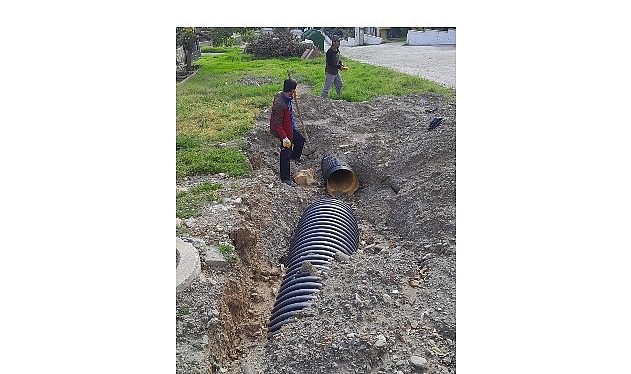 Edremit’te Yağmursuyu İçin Yatırımlar Sürüyor: Narlı Mahallesi’nde Hattın Döşeme Çalışmaları Devam Ediyor