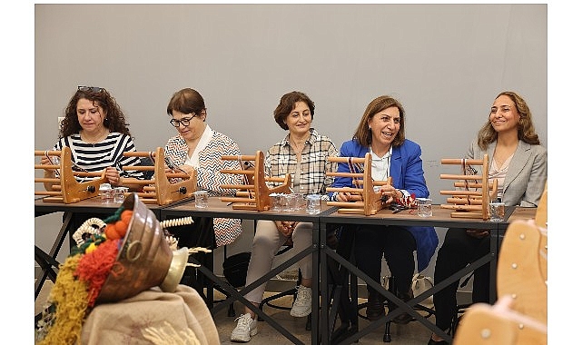 Emekle Örülen Güzellikler: Kandıra Bezi Broş Atölyesiyle Öğretmenler Günü Kutlaması