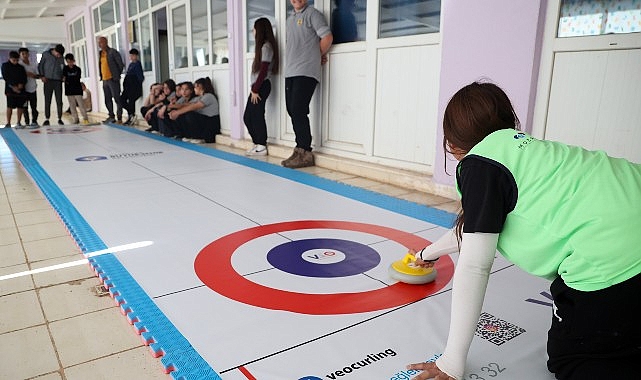 Floor Curling ile Kırsaldan Şehre: Antalya’daki Kız Çocukları İçin Yeni Bir Spor Yolculuğu