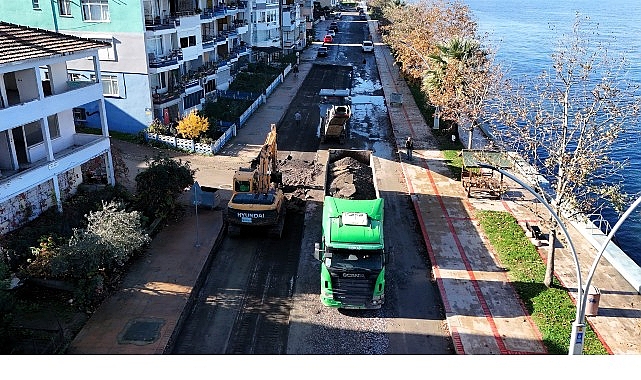 Gölcük Halıdere Sahil Caddesi’nde Üstyapı Yenileme ve Asfalt Çalışmaları Başladı