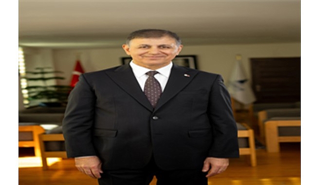 İzmir Büyükşehir’den Öğretmenler Günü Mesajı: Aydınlık İçin Öğretmenlerimizin Yolunu Takip Etmeliyiz